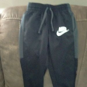Boy's 4/XS black NIKE pants